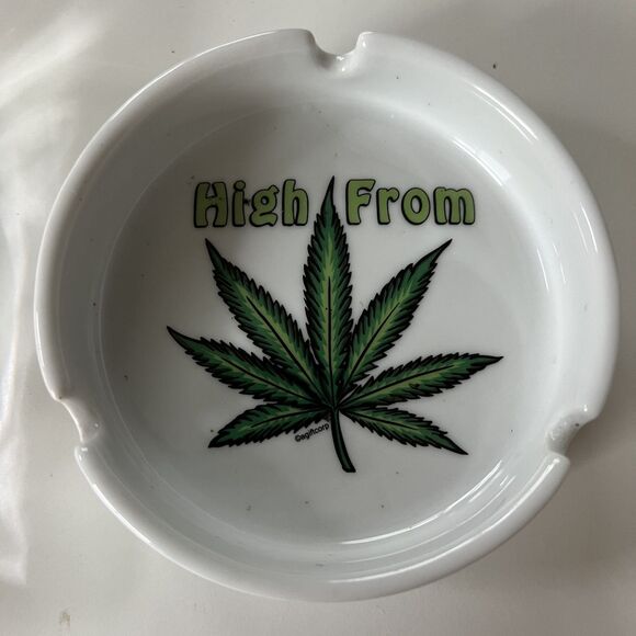 2 Ashtrays for Cigarette Cigars and Other One is a Hilton Head Island Souvenir - Picture 7 of 8